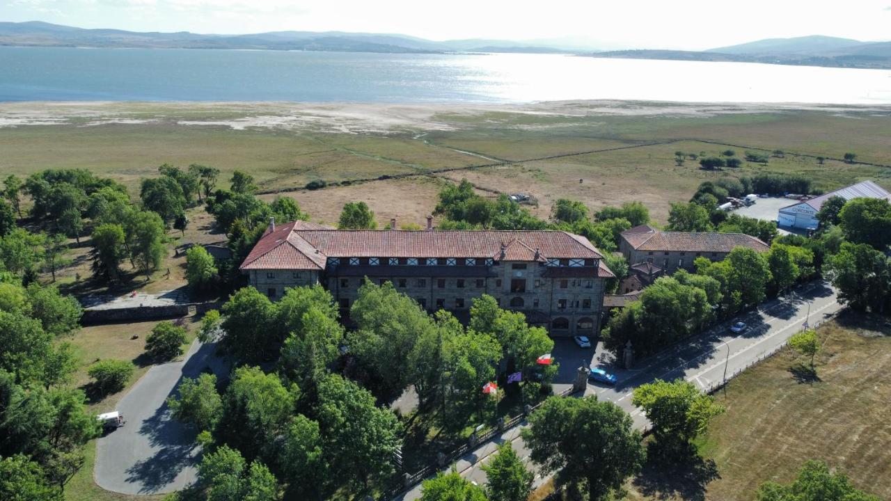 Balneario De Corconte Hotel Cabanas de Virtus Luaran gambar